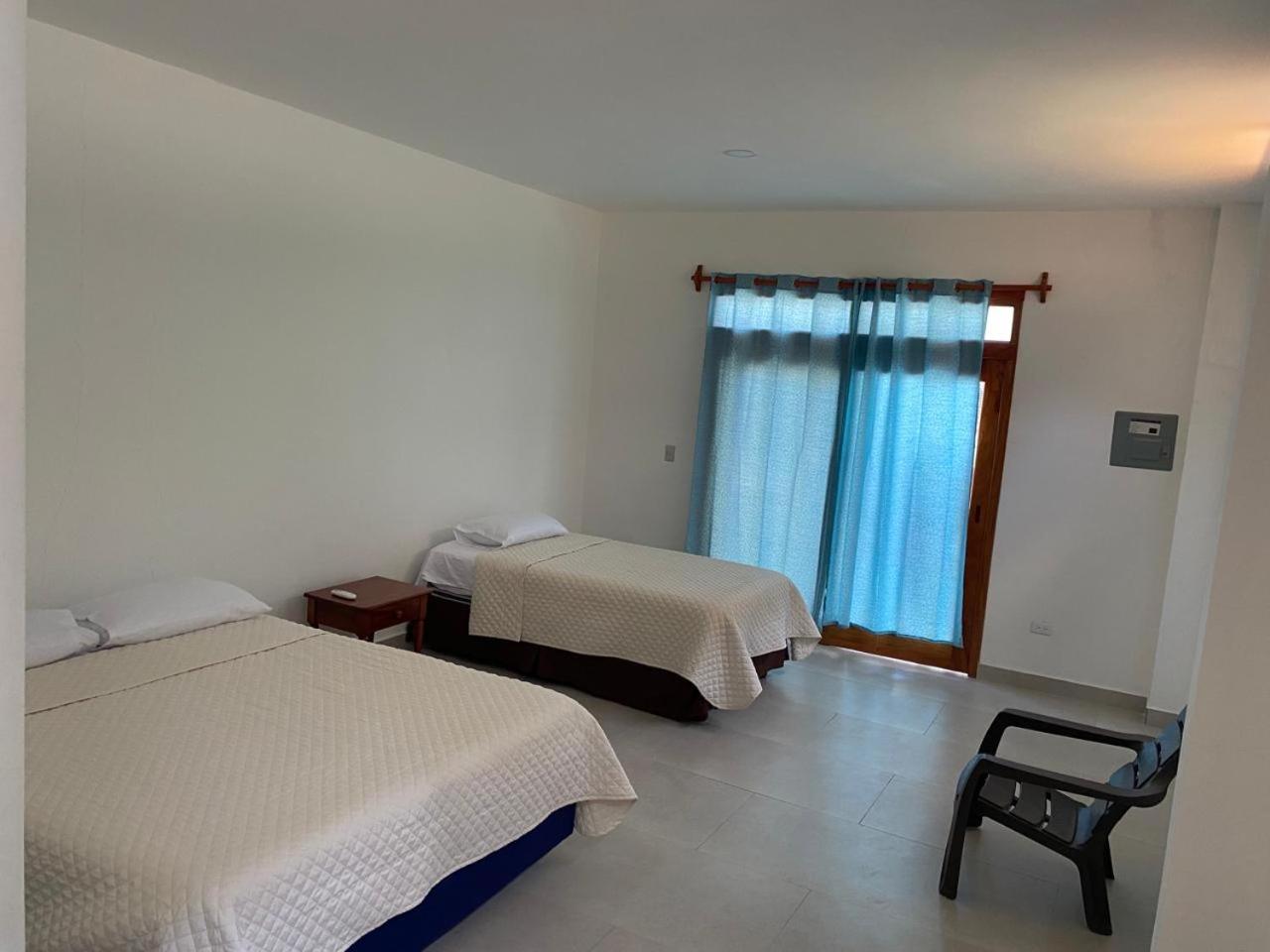 Hotel Penguin House Puerto Villamil Exteriér fotografie